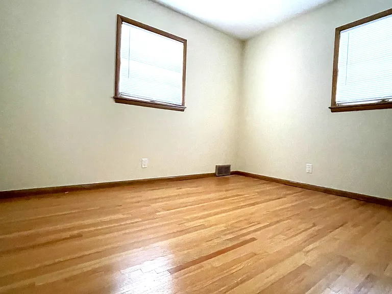 1103 Cedar View Dr — Photo 3