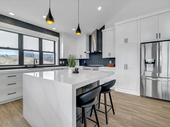 1237 Sculpin Loop, Garden City, UT 84028