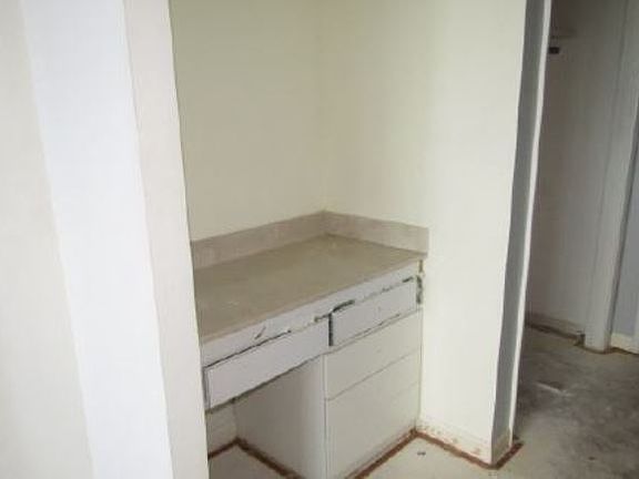 5th image of 4200 Hillcrest Dr APT 503