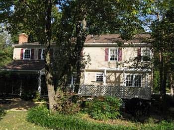 2nd image of 205 Castellow Ct