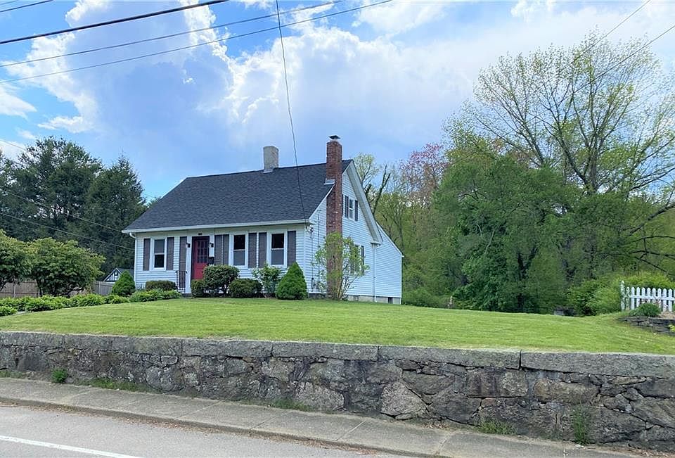 135 Hill St, Coventry, RI 02816 Zillow