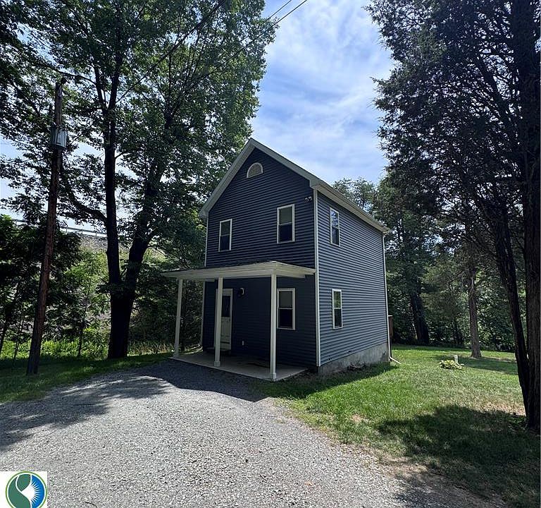 1st image of 130 Hidden Spur Rd E