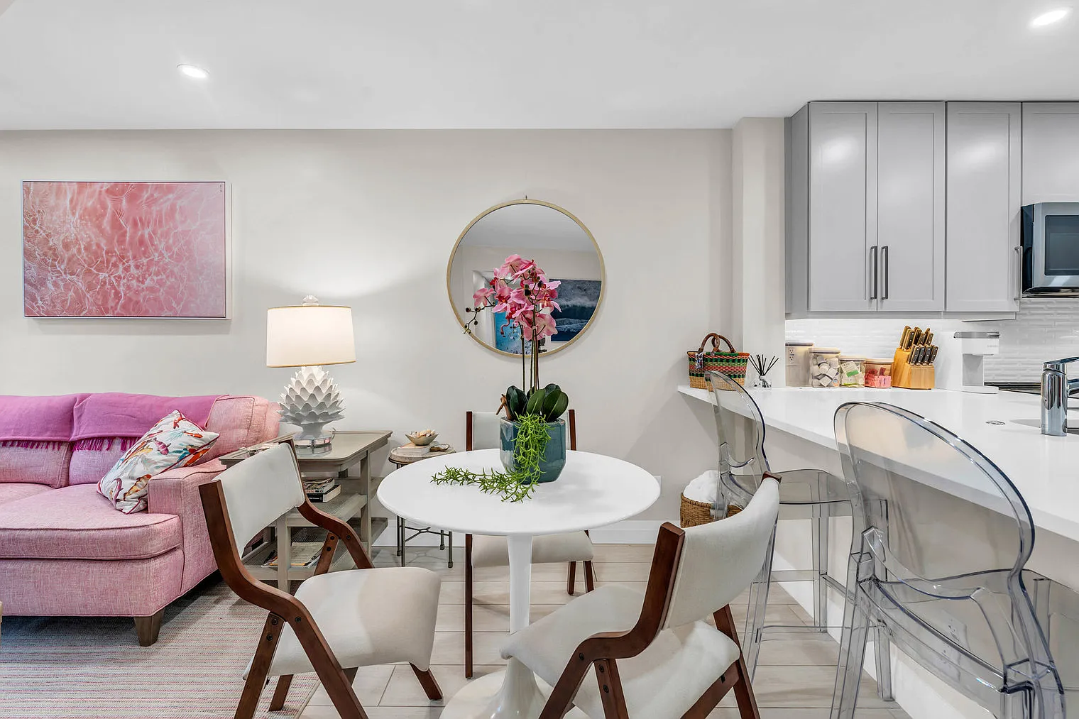 2 bed, 2.0 bath, 861 sqft, $4,664 — Photo 4