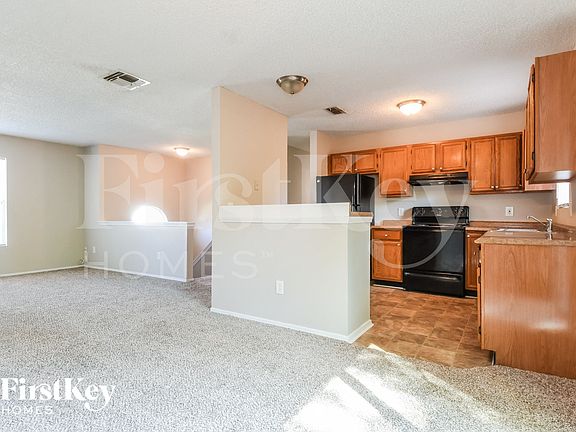 5th image of 567 E Serenade Cir
