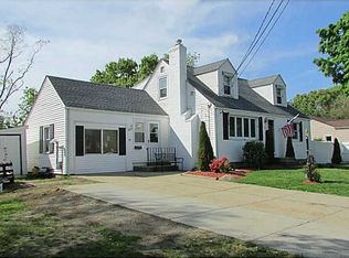 84 Harvard St, Cranston, RI 02920