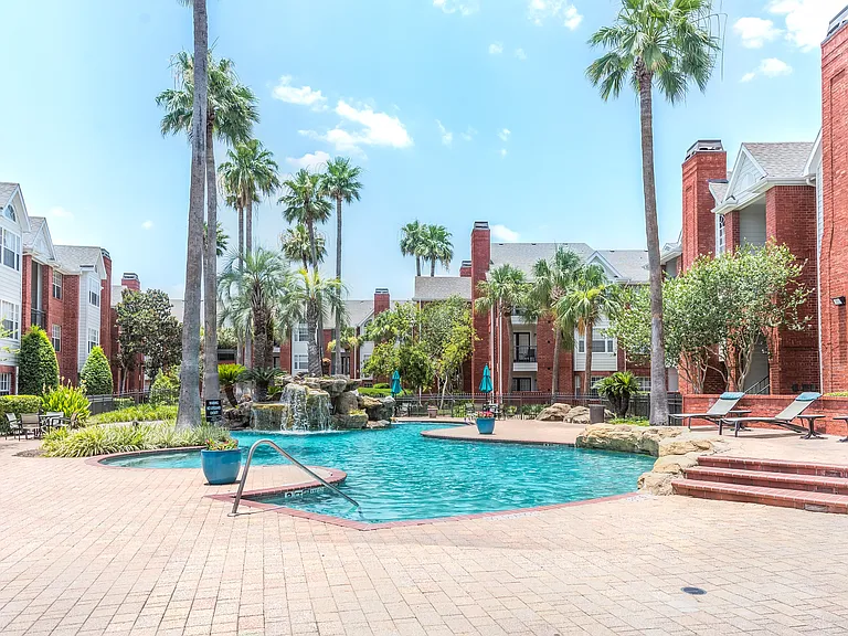 Take a dip in this resort-inspired pool