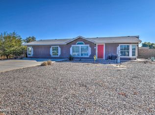 913 E Goldmine Ln, San Tan Valley, AZ 85140