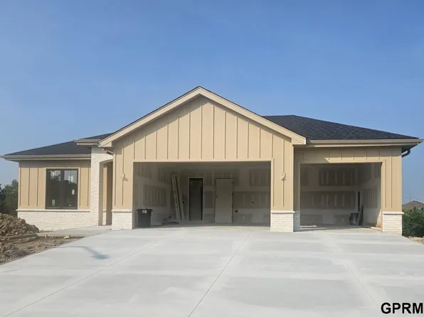 2094 182 Avenue Cir, Elkhorn, NE 68022