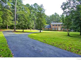 906 Holland Rd, Fuquay Varina, NC 27526