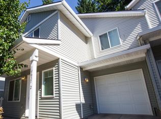 10637 NE Fremont St APT 2, Portland, OR 97220