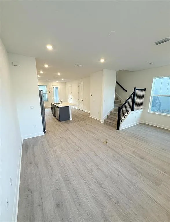 3 bed, 2.5 bath, 1644 sqft, $2,700 — Photo 3