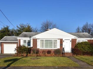 523 Dickinson Rd, Burlington, NJ 08016