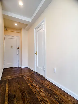 Rented by (Legacy) NY Quality Living Uptown | media 9