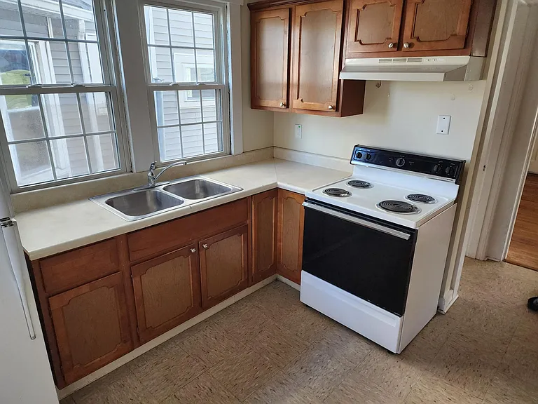 2604 Wayne Ave — Photo 8