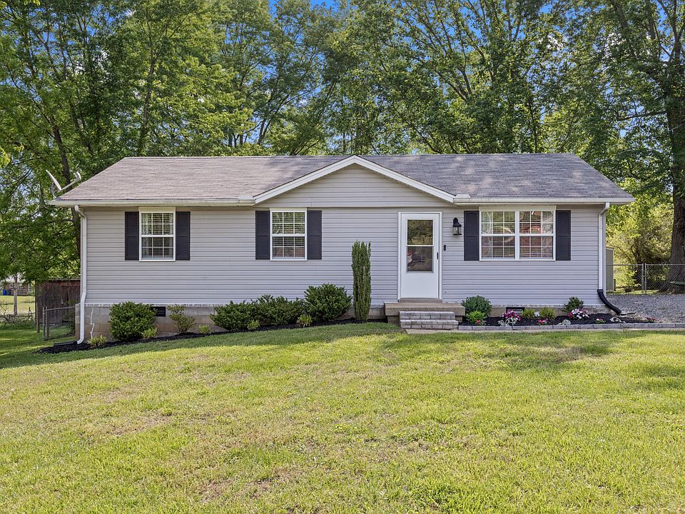 1st image of 216 Fischer Dr
