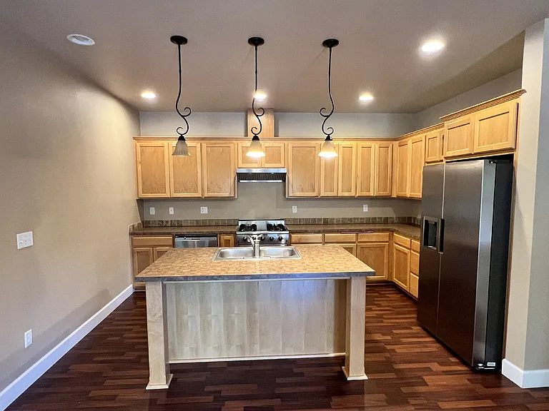 395 Ellie Ln — Photo 4