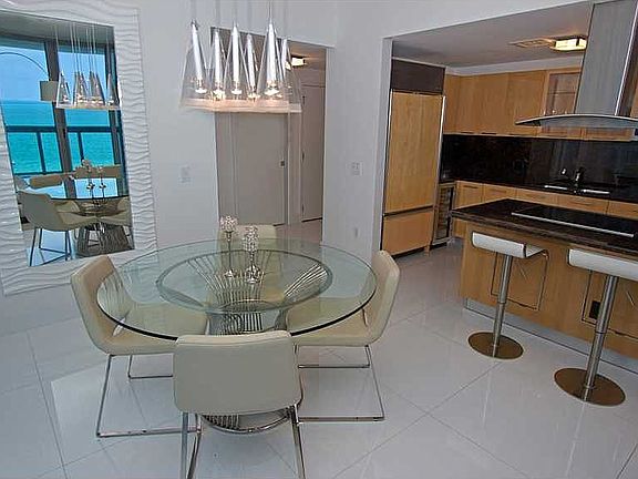 5th image of 6899 Collins Ave Unit 908