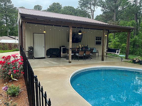 5th image of 165 Woodard Dr