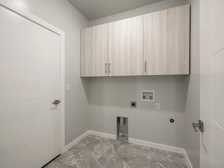 4359 Capistrano Ave — Photo 21