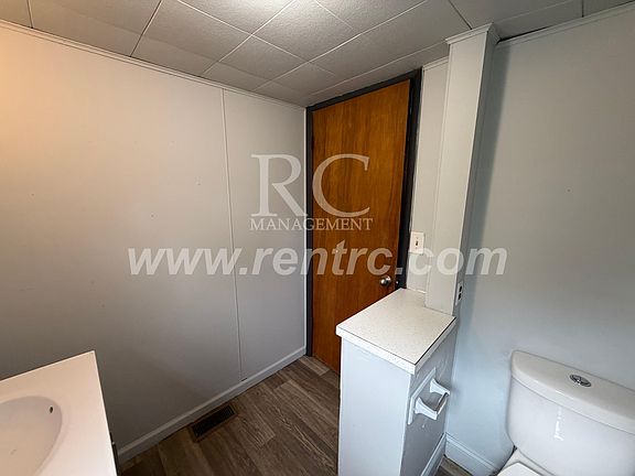 5th image of 2809 E Main St
