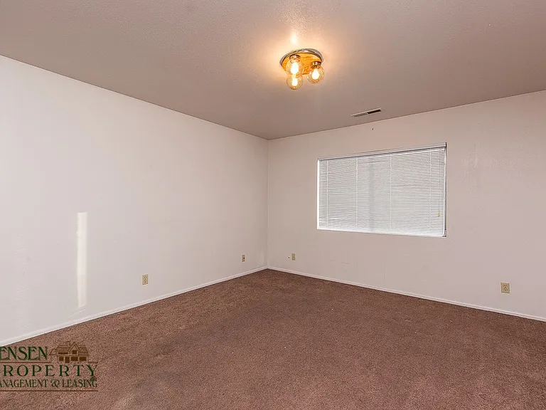 1163 W 540 N — Photo 5