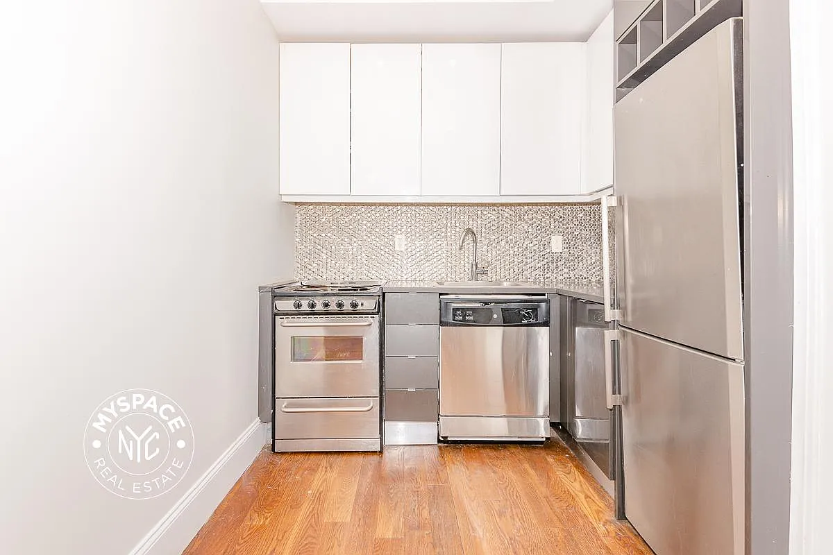 Building Photo - 1625 Putnam Ave #3K