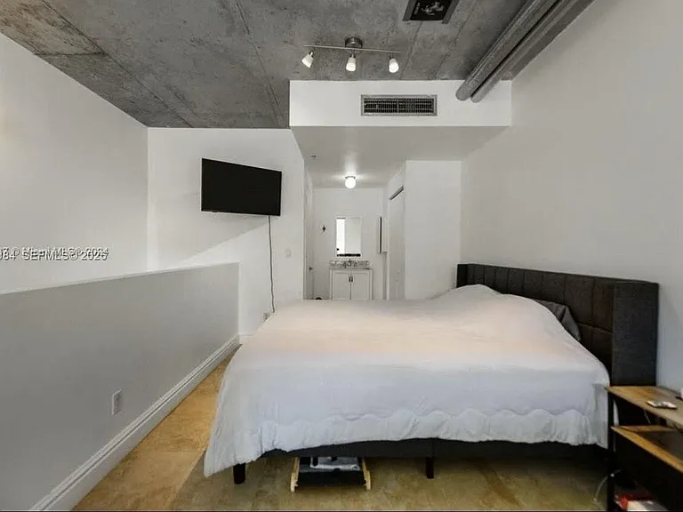 690 SW 1st Ct #1022 — Photo 6