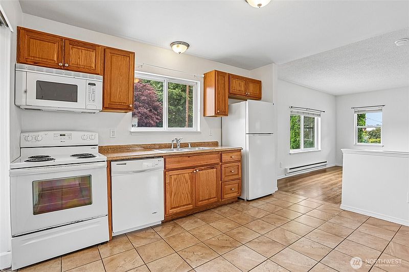 4th image of 601 W Hazel Street
