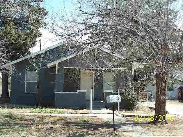 1st image of 717 Axtell St