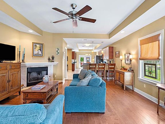2nd image of 7005 Wuerpel St