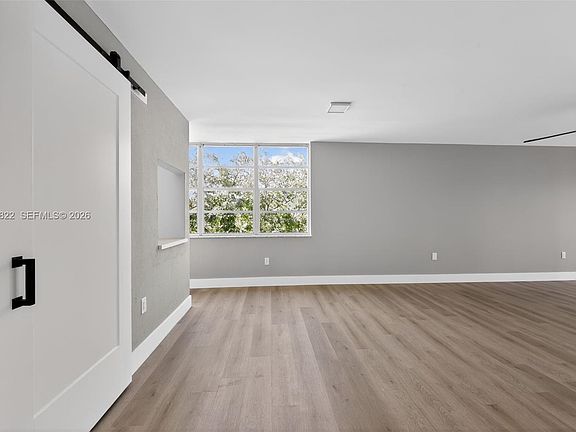 4th image of 9420 Tangerine Pl APT 407