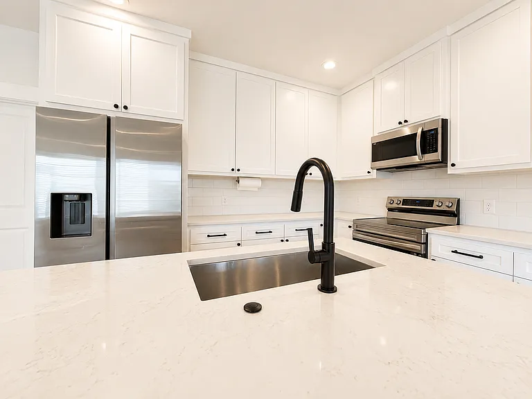 2218 Polk St — Photo 10