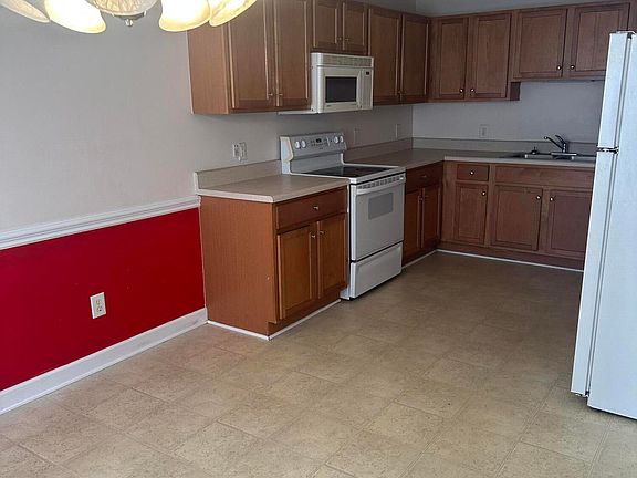 3rd image of 4105 Dudleys Grant Dr