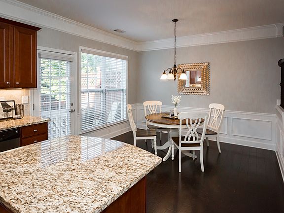 4th image of 2130 Wylmoor Way SE