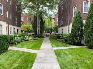 7 Chateaux Cir APT 7Y, Scarsdale, NY 10583