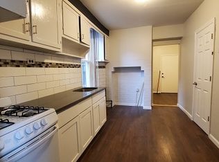 215 44th St, Union City, NJ 07087