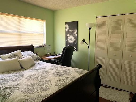 4th image of 5240 NE 6th Ave #1H