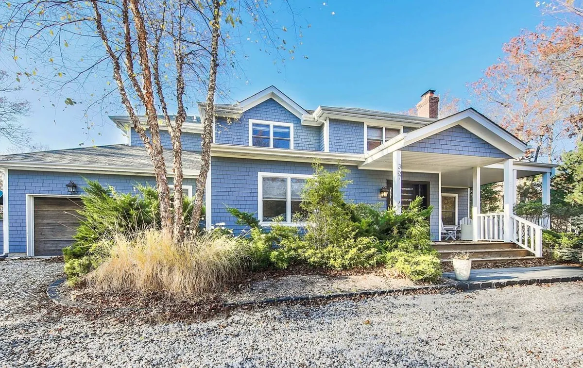 Building Photo - 367 E Hampton Sag Harbor Tpke