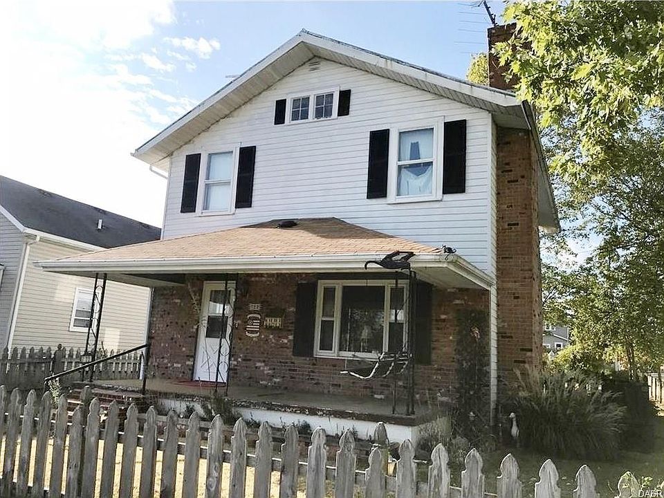 1st image of 722 E 4th St