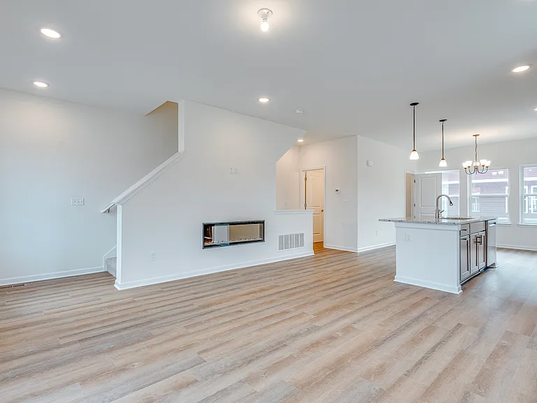 4876 Parkside Ln — Photo 9