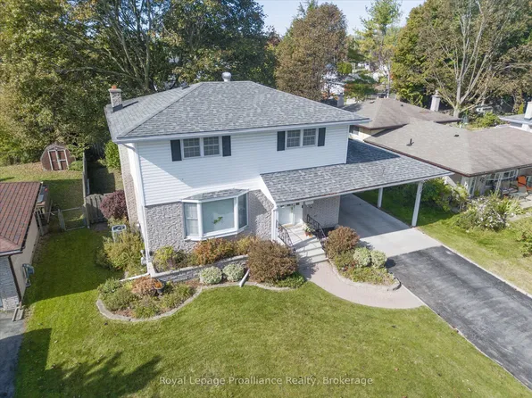 28 Shoniker Ave, Quinte West, ON K8V 2B5