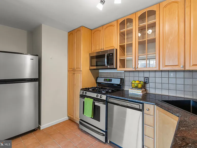 1401 Pennsylvania Ave #208 — Photo 22