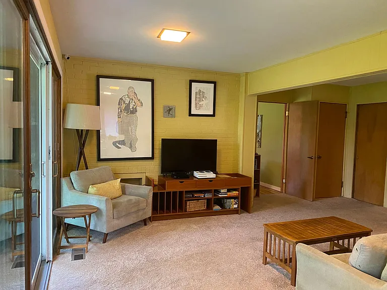 Family room (furnished view)