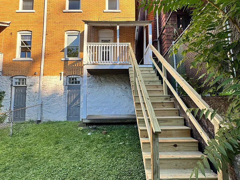 2810 Kenilworth St — Photo 10