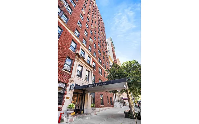 Sold by Douglas Elliman | media 20