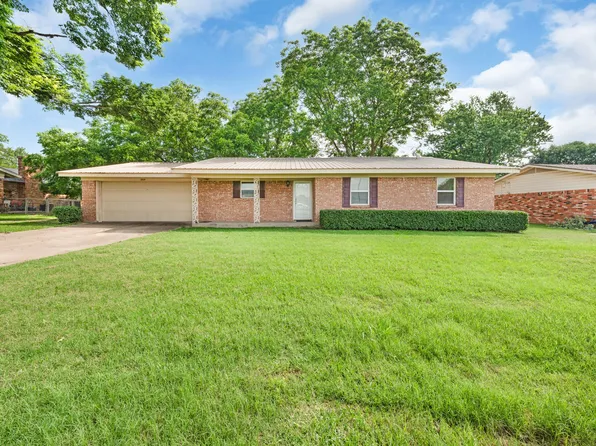 1804 Posey Ln, Sulphur Springs, TX 75482