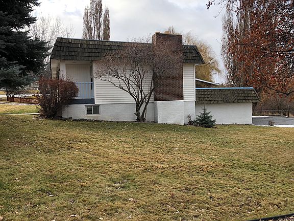 3rd image of 701 Parkview Way