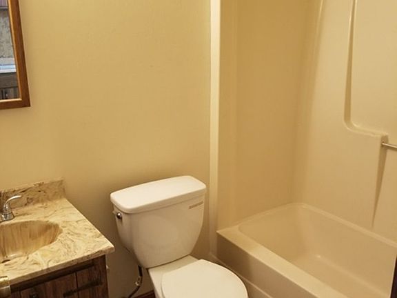 4th image of 1223 Noah Dr APT 4