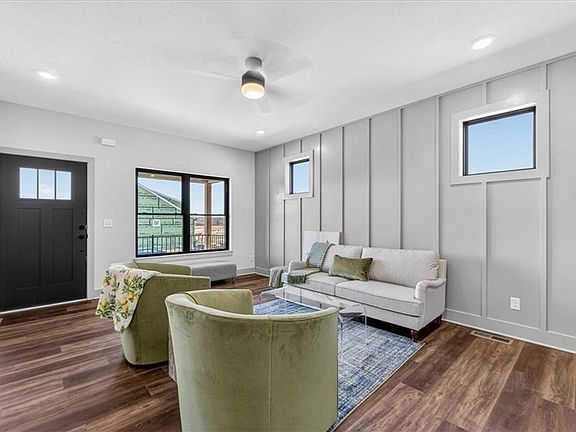 5th image of 1001 S Riverview Ave