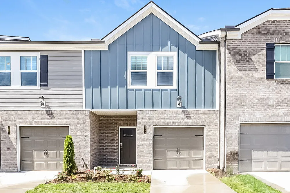 3 bed, 2.5 bath, 1601 sqft, $1,965 — Photo 1
